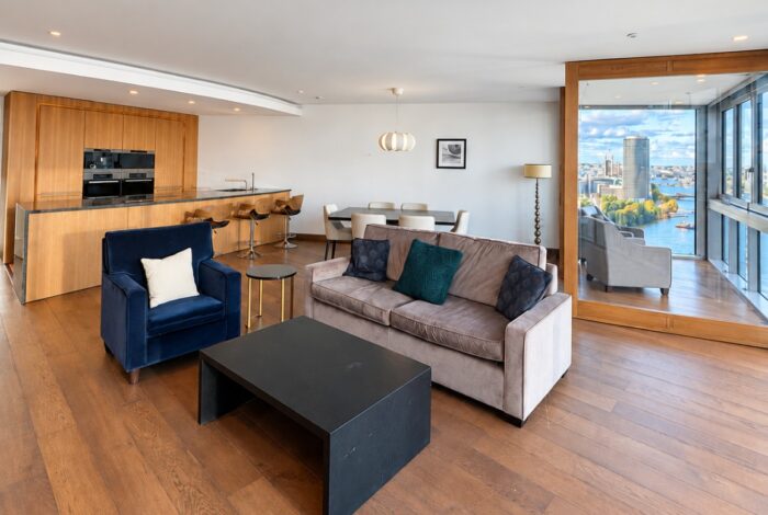95 The Tower, 1 St George Wharf, Vauxhall, SW8 2DA